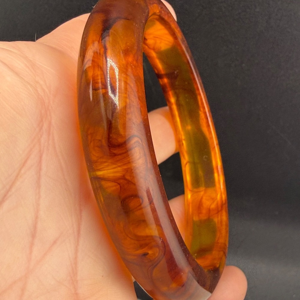 Vintage Lucite‎ Bangle Bracelet Root Beer Stackable 8.5"
